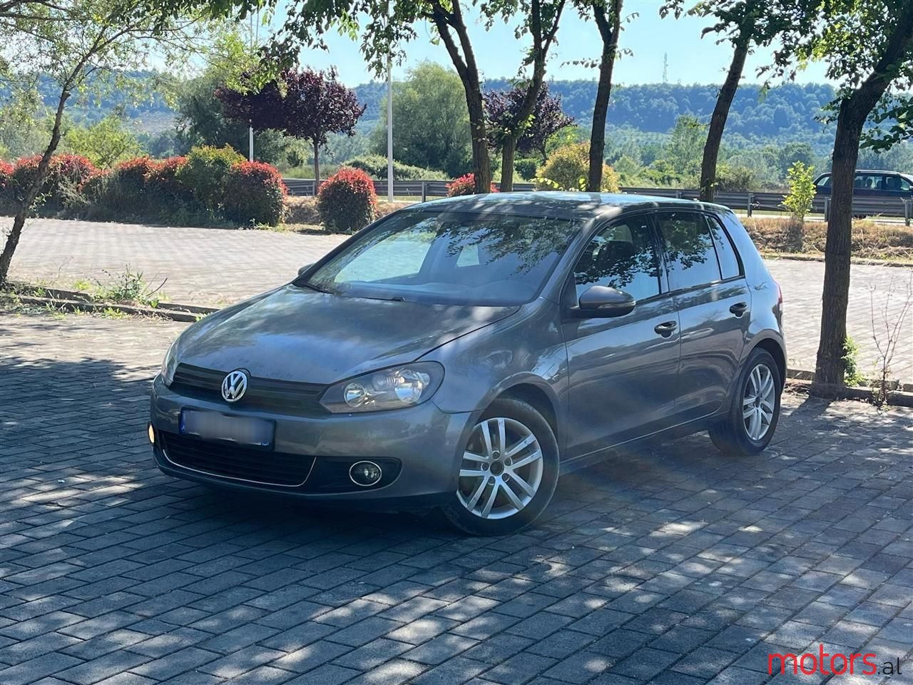 2010' Volkswagen Golf photo #1