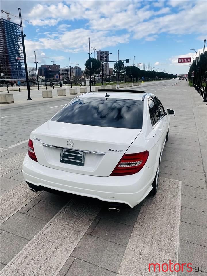 2012' Mercedes-Benz C 300 photo #5