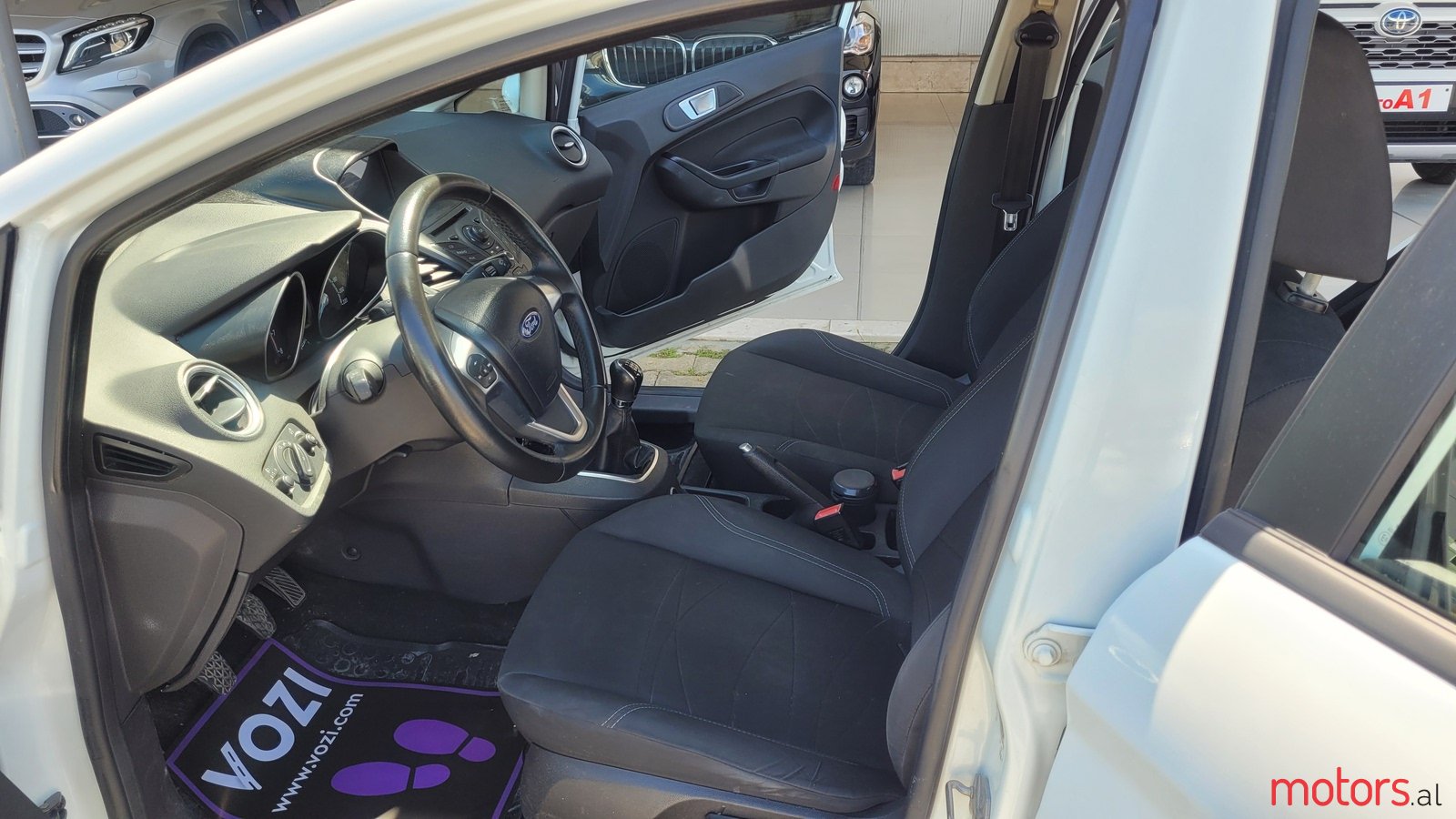 2013' Ford Fiesta photo #6