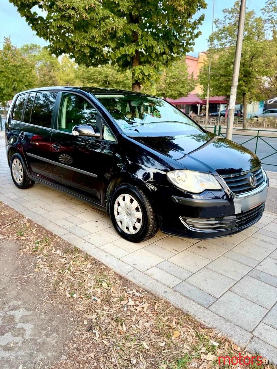 2007' Volkswagen Touran photo #1