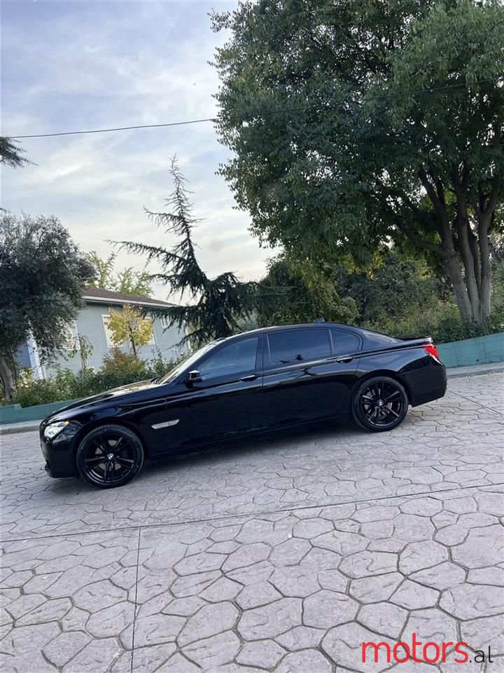 2015' BMW 740 photo #5