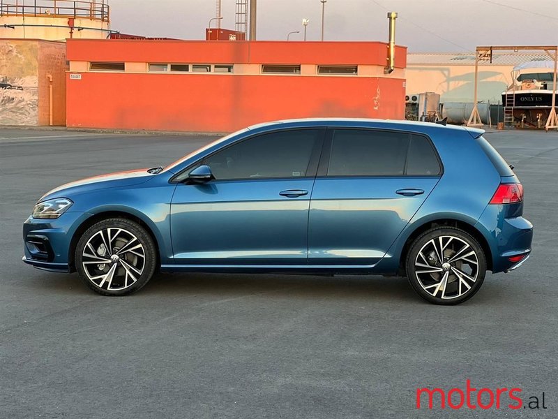 2015' Volkswagen Golf photo #4