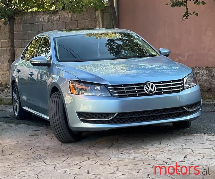 2012' Volkswagen Passat photo #1