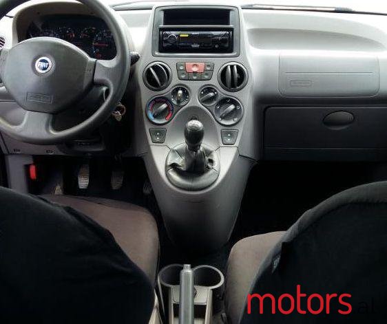 2005' Fiat Panda photo #2
