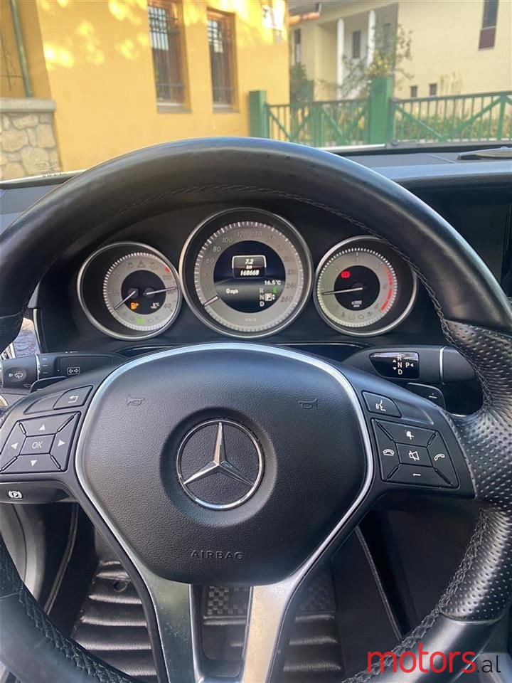 2014' Mercedes-Benz E 220 photo #2