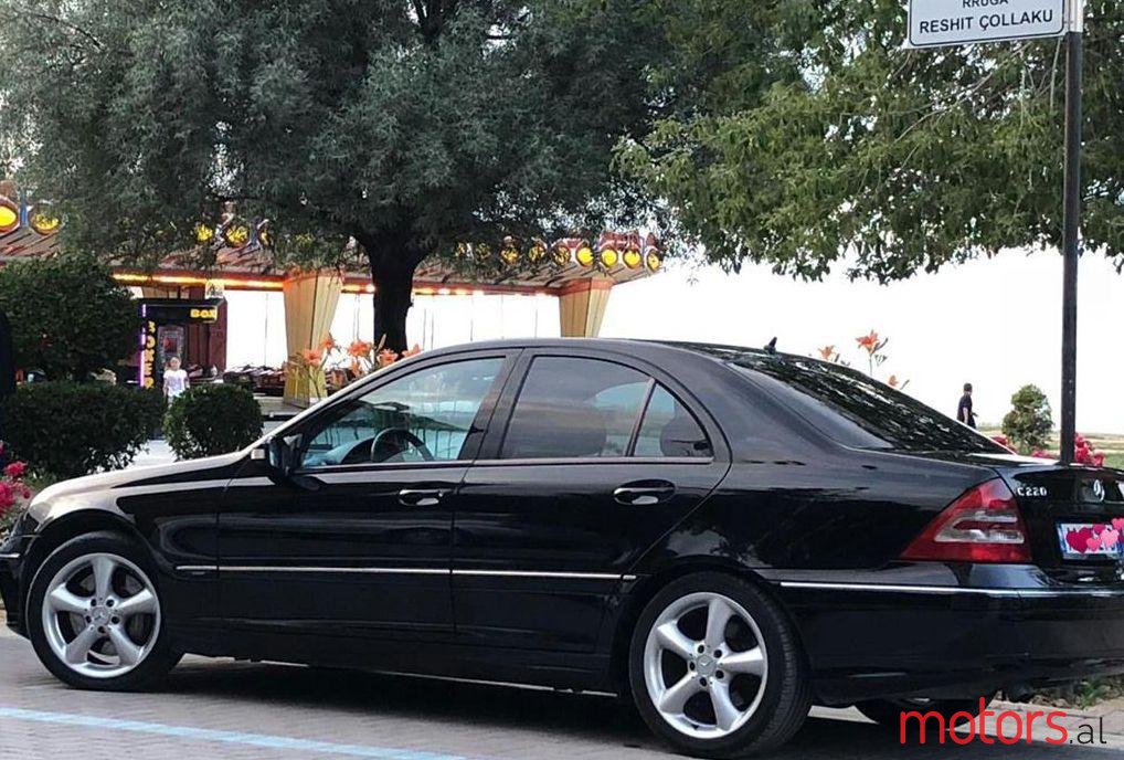 2004' Mercedes-Benz C 220 photo #1
