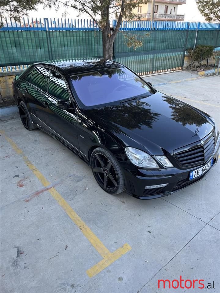 2009' Mercedes-Benz E 350 photo #2