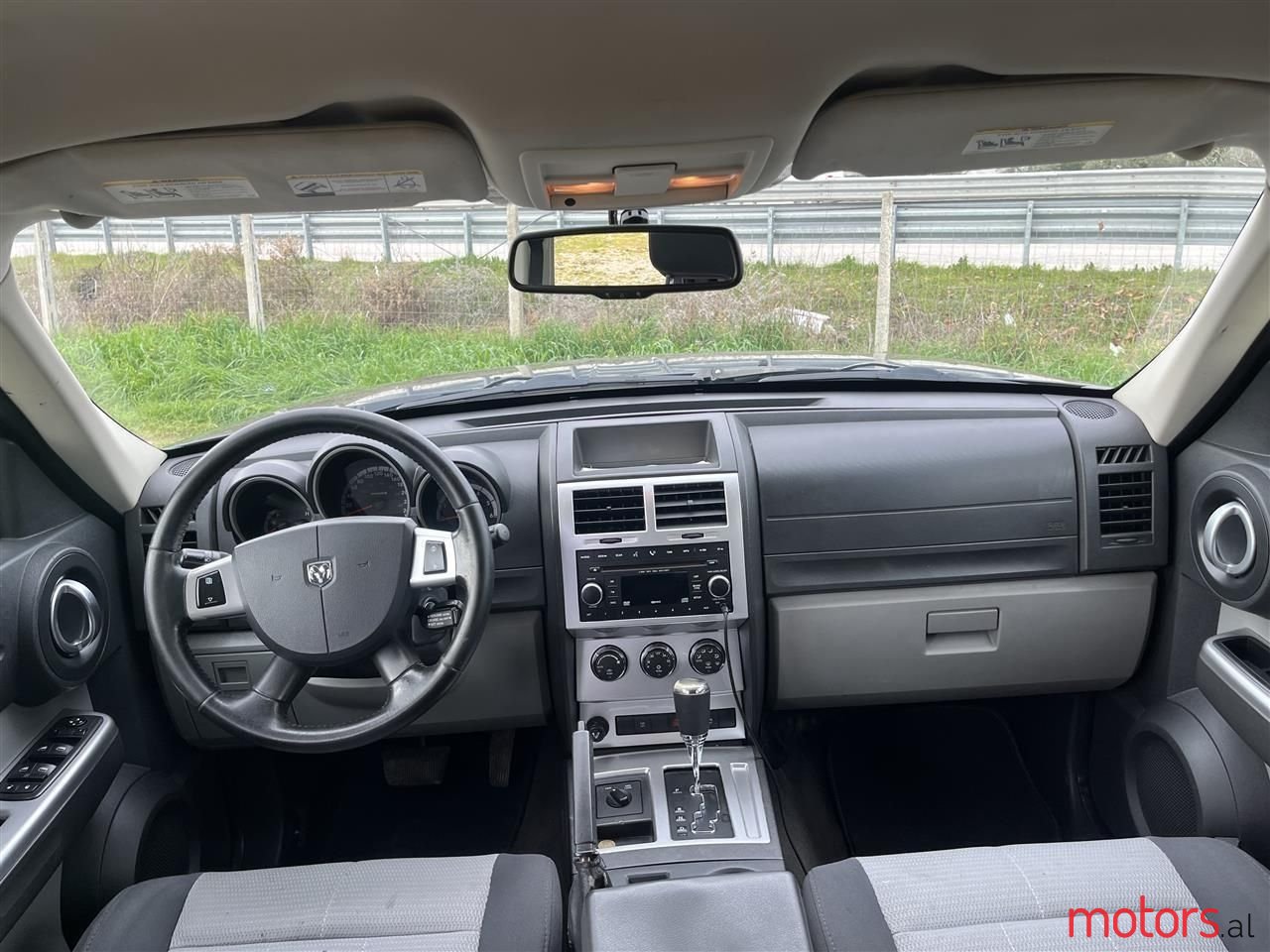 2008' Dodge Nitro photo #4