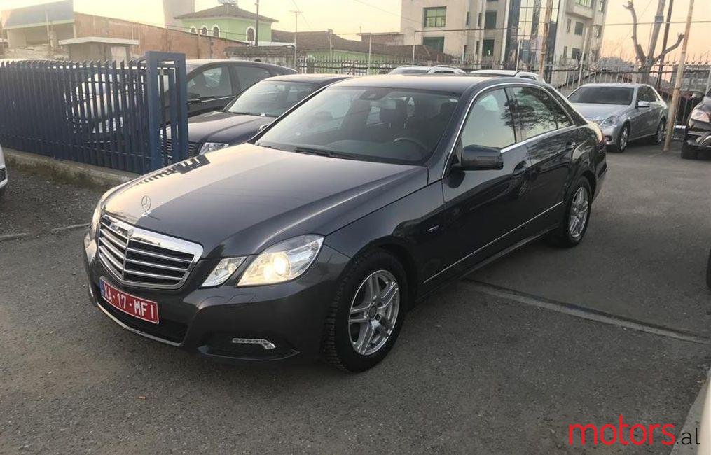 2009' Mercedes-Benz E 200 photo #1