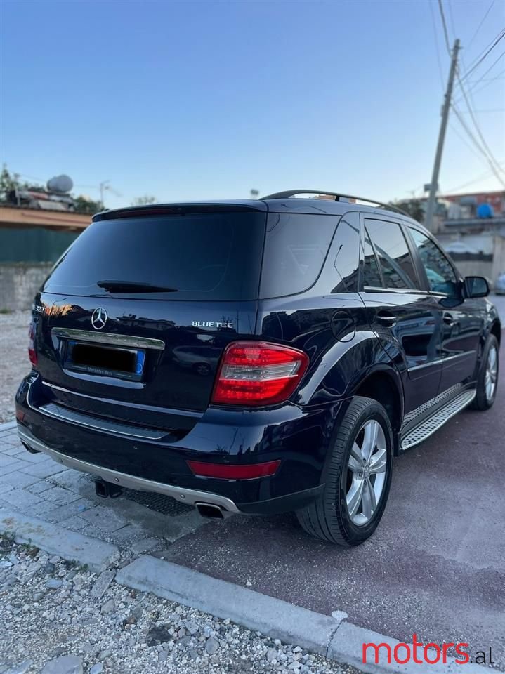 2010' Mercedes-Benz ML 320 photo #3