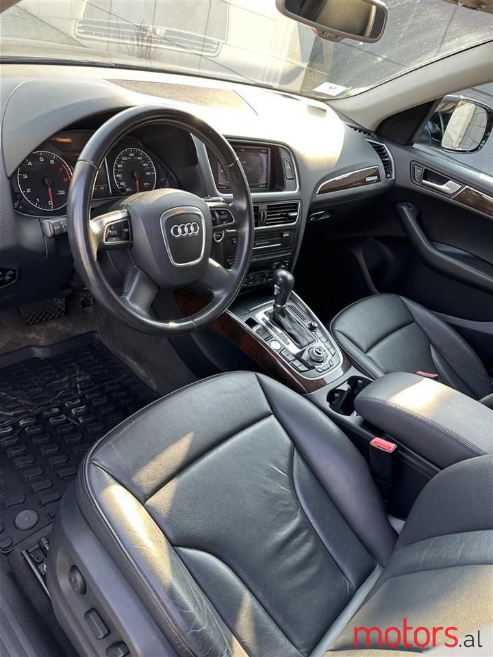 2012' Audi Q5 photo #5