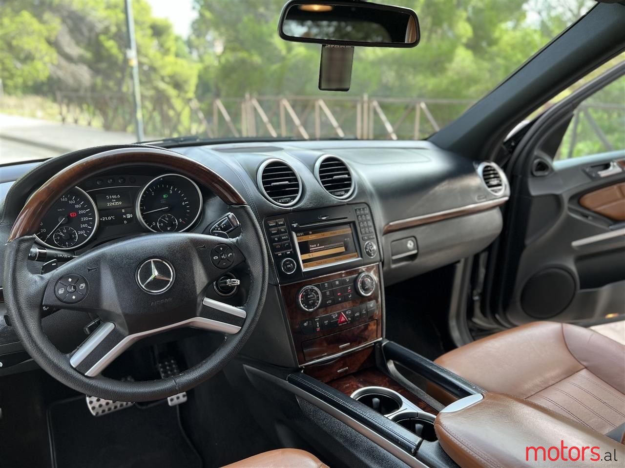 2010' Mercedes-Benz ML 350 photo #3