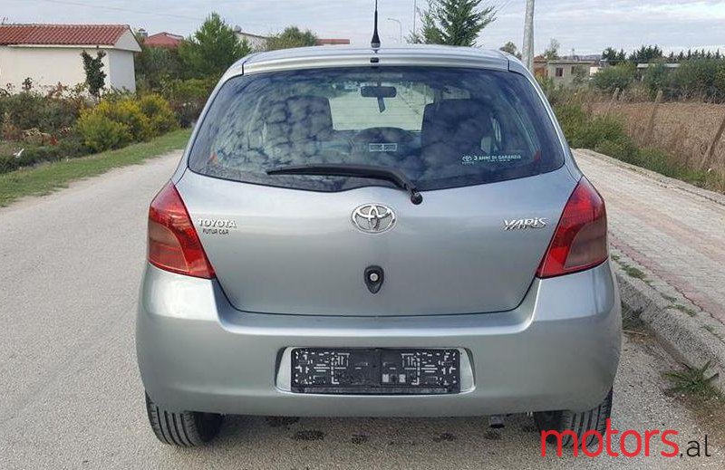 2007' Toyota Yaris photo #2