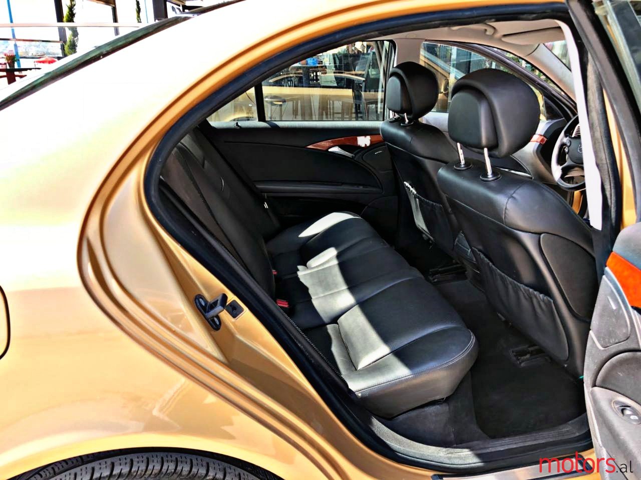 2009' Mercedes-Benz 200E photo #6