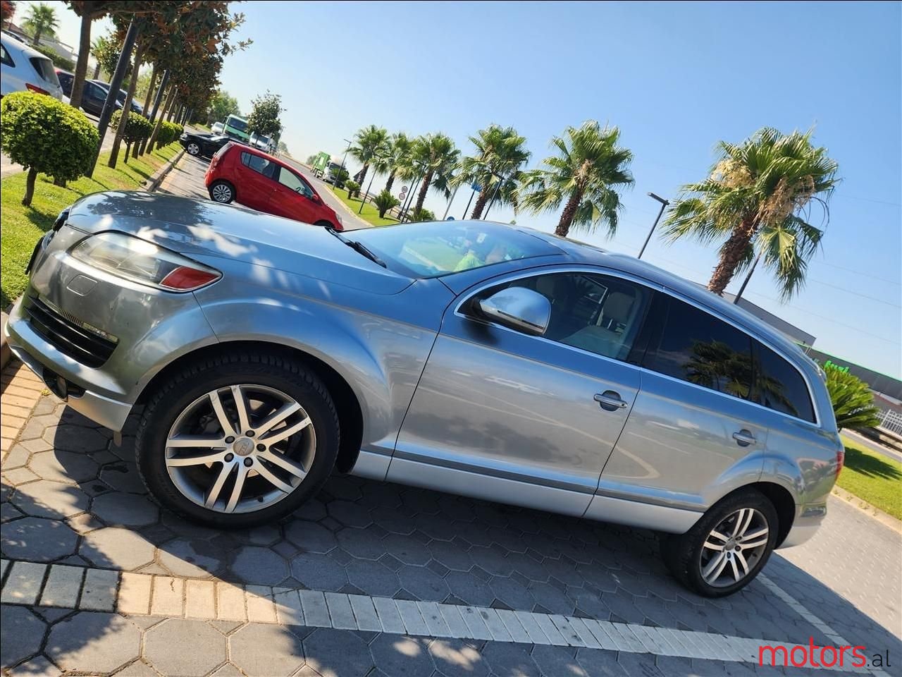 2007' Audi Q7 photo #3