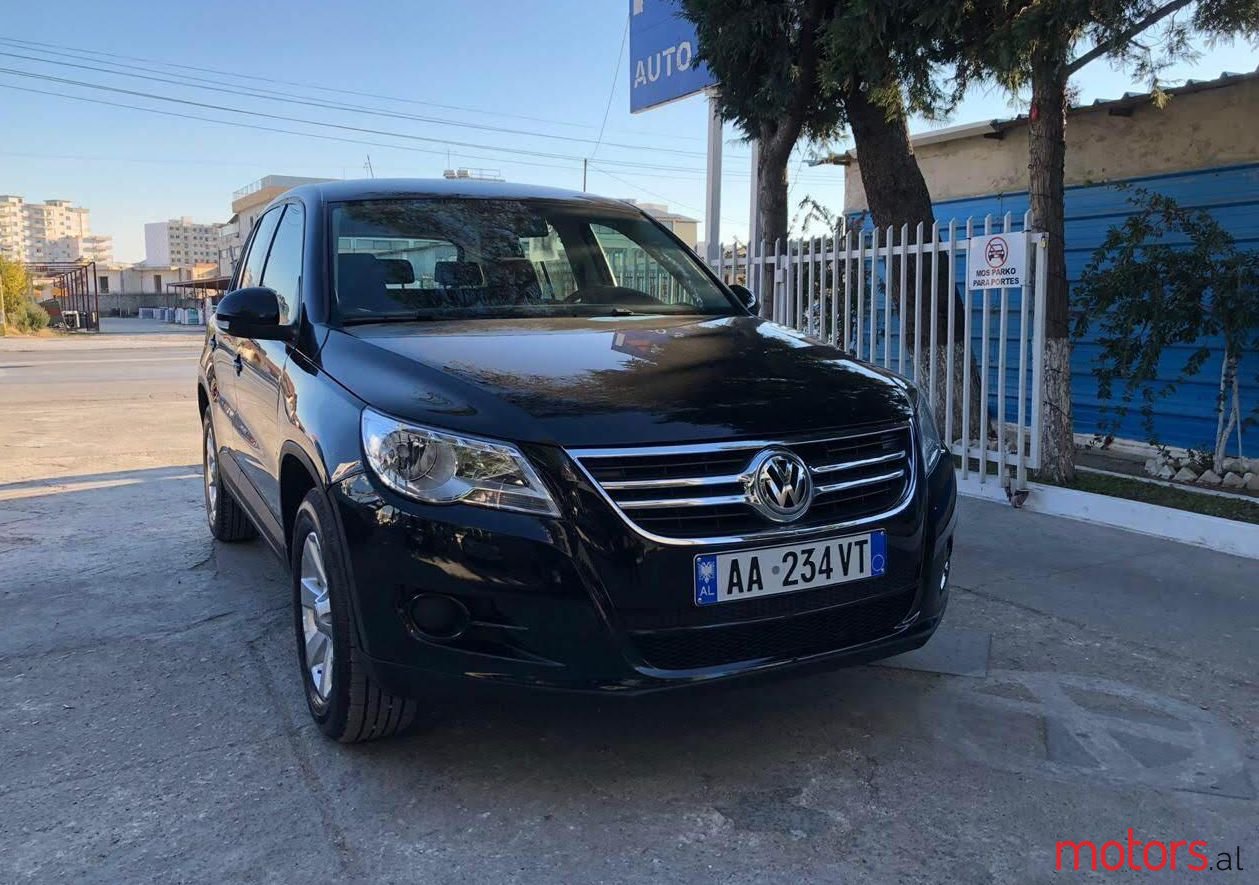 2009' Volkswagen Tiguan photo #1
