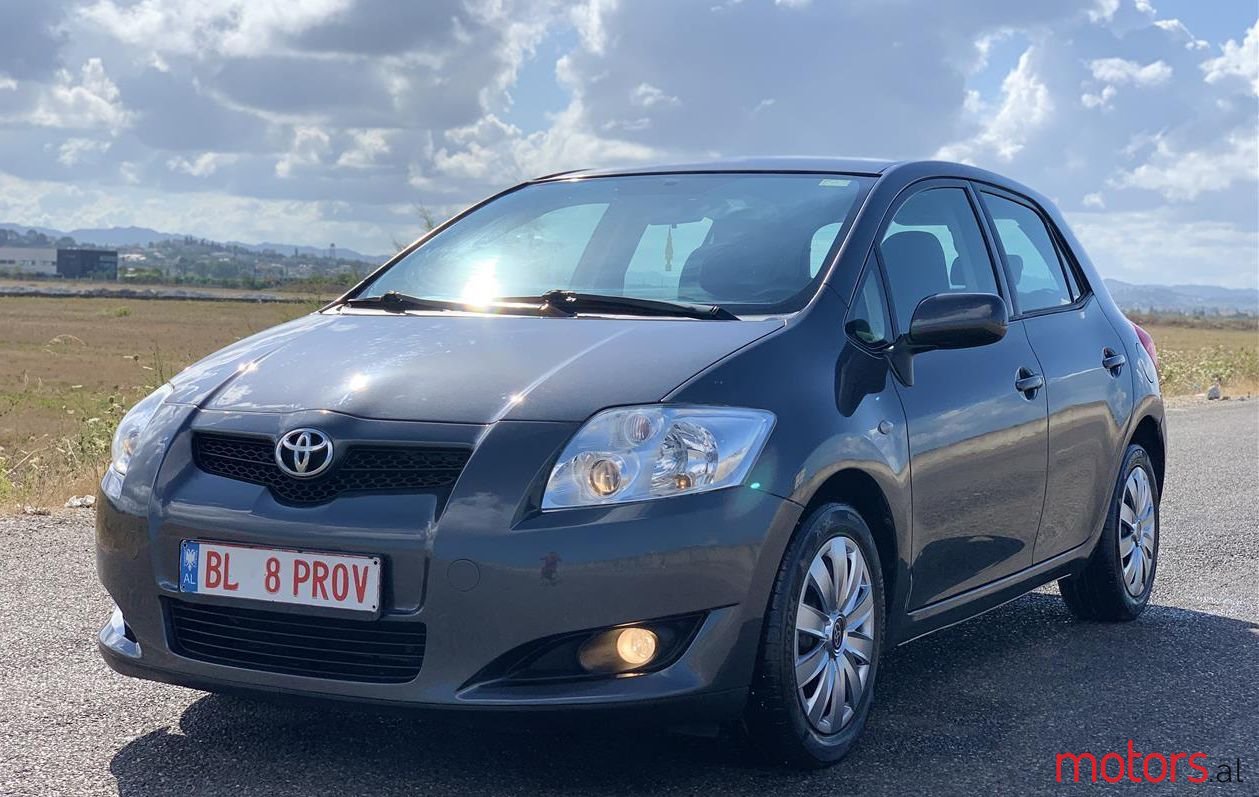 2008' Toyota Auris photo #1
