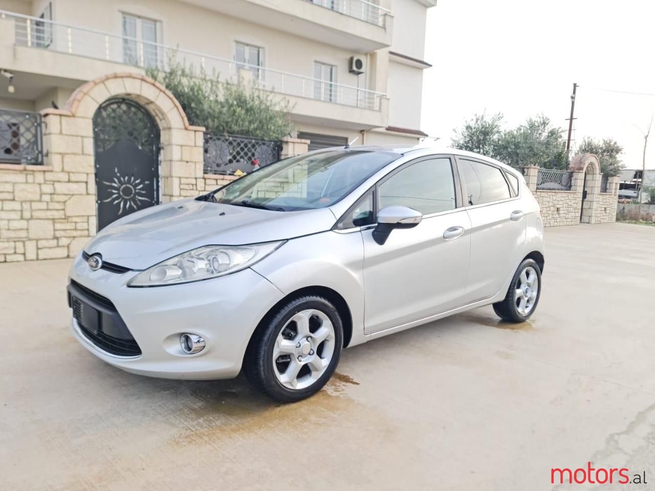 2011' Ford Fiesta photo #1