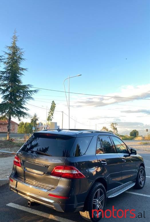 2012' Mercedes-Benz 350 photo #4