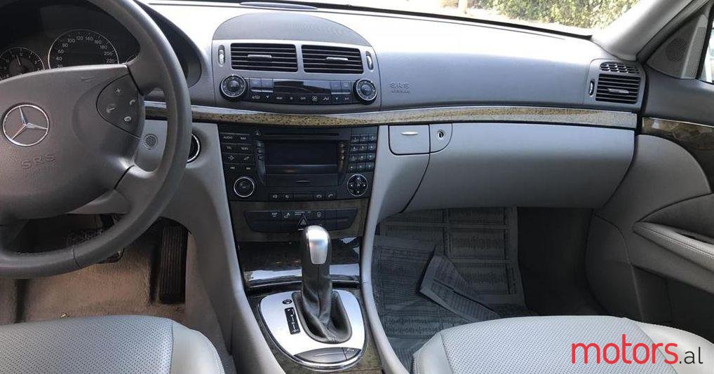 2005' Mercedes-Benz E 200 photo #1