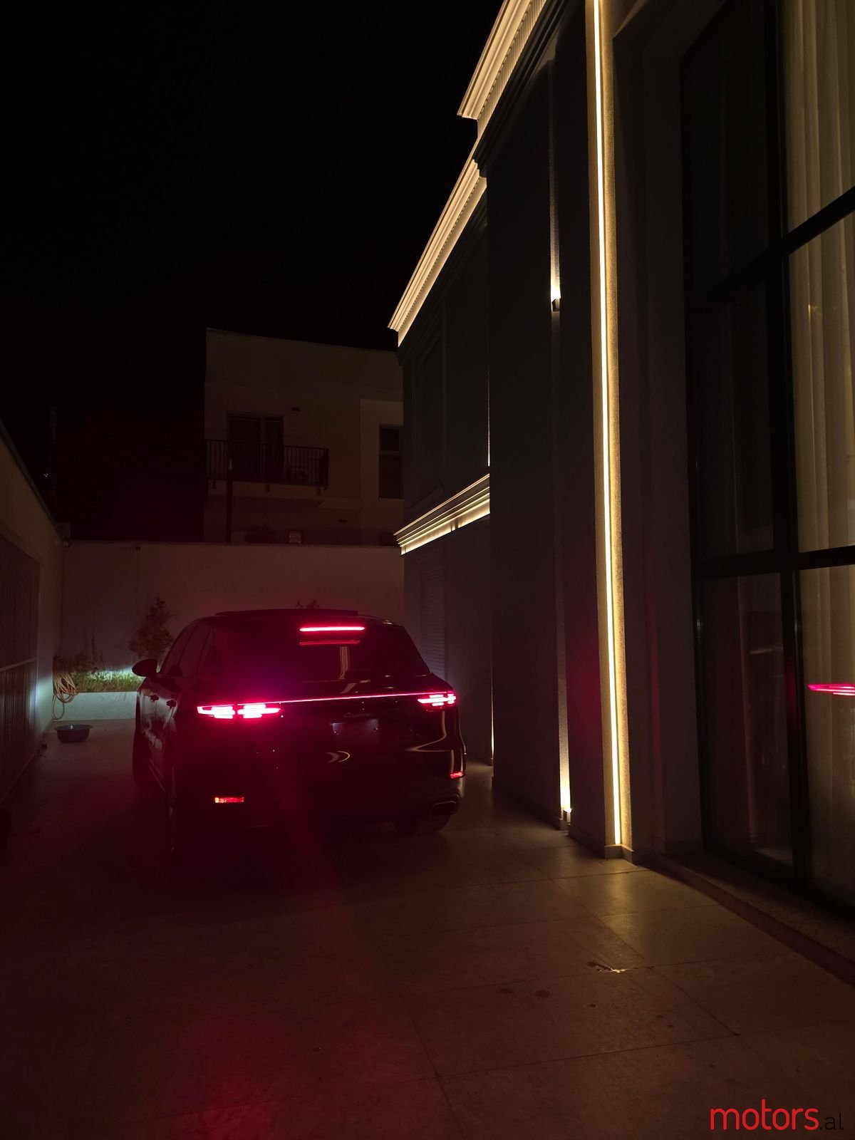 2019' Porsche Cayenne photo #1