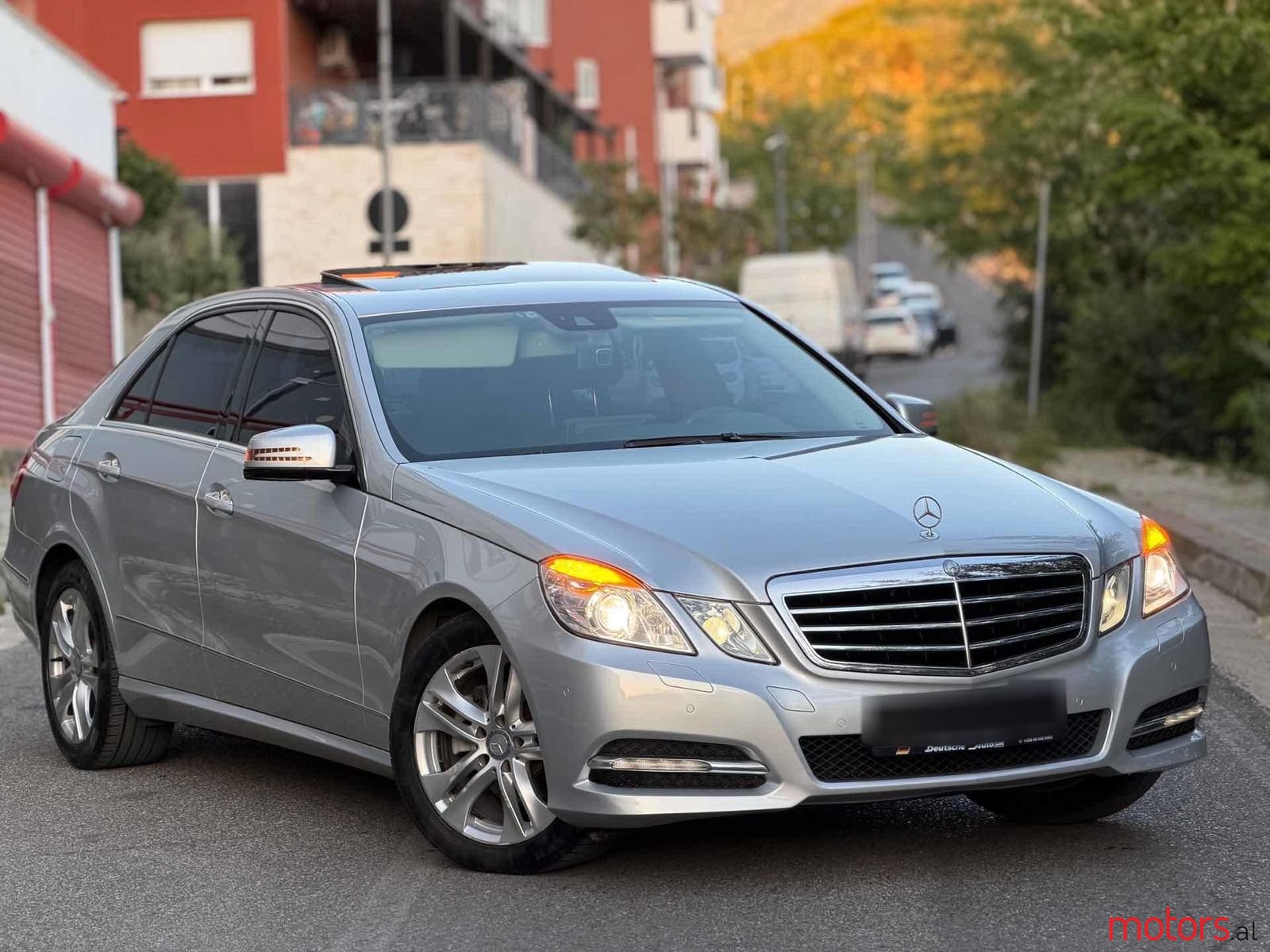 2013' Mercedes-Benz E 220 photo #1