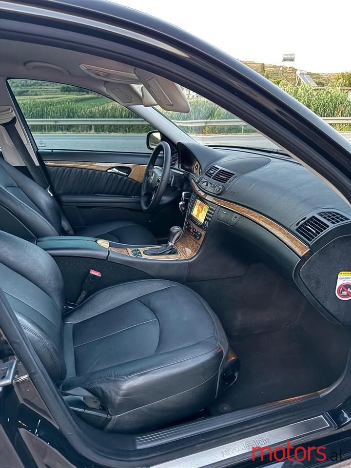 2008' Mercedes-Benz E 320 photo #2