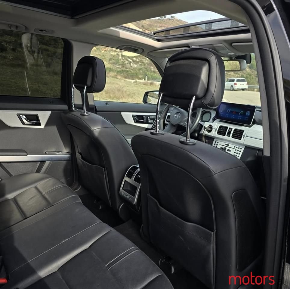 2011' Mercedes-Benz GLK 220 photo #6