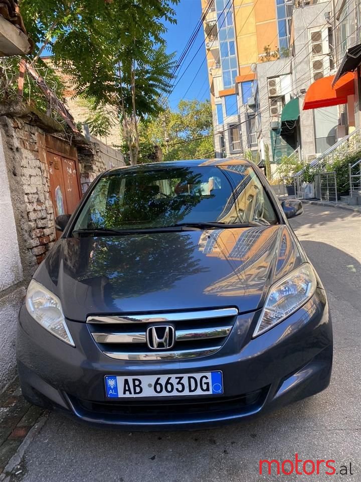 2006' Honda FR-V photo #2