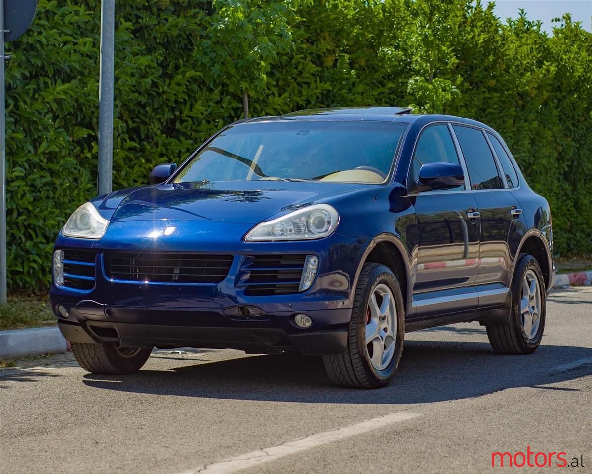 2010' Porsche Cayenne photo #1