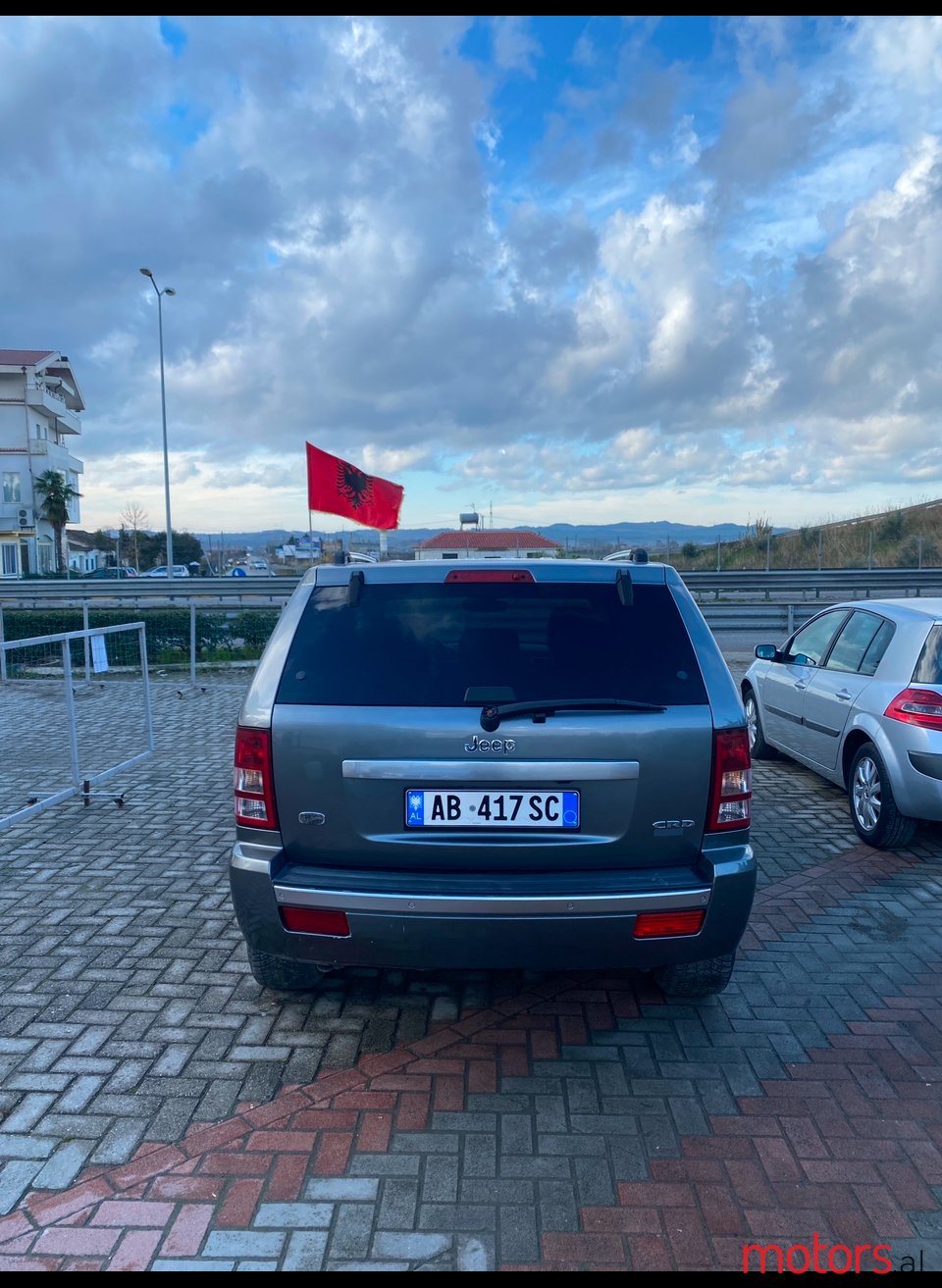 2007' Jeep Grand Cherokee photo #3