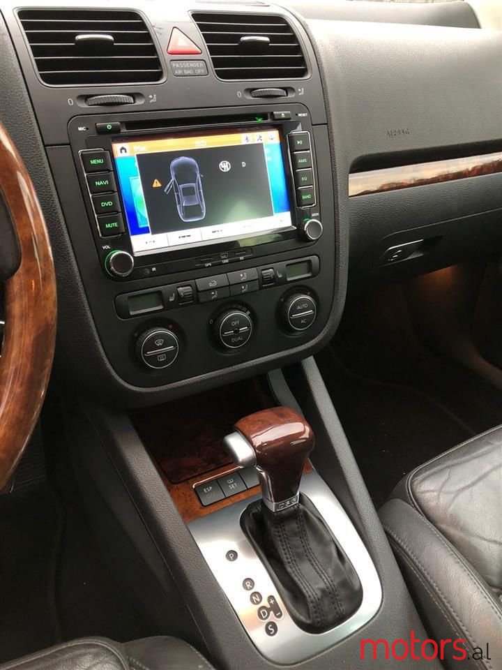 2008' Volkswagen Golf photo #6