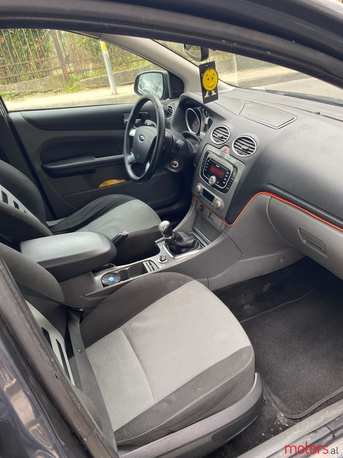 2011' Ford Focus photo #3