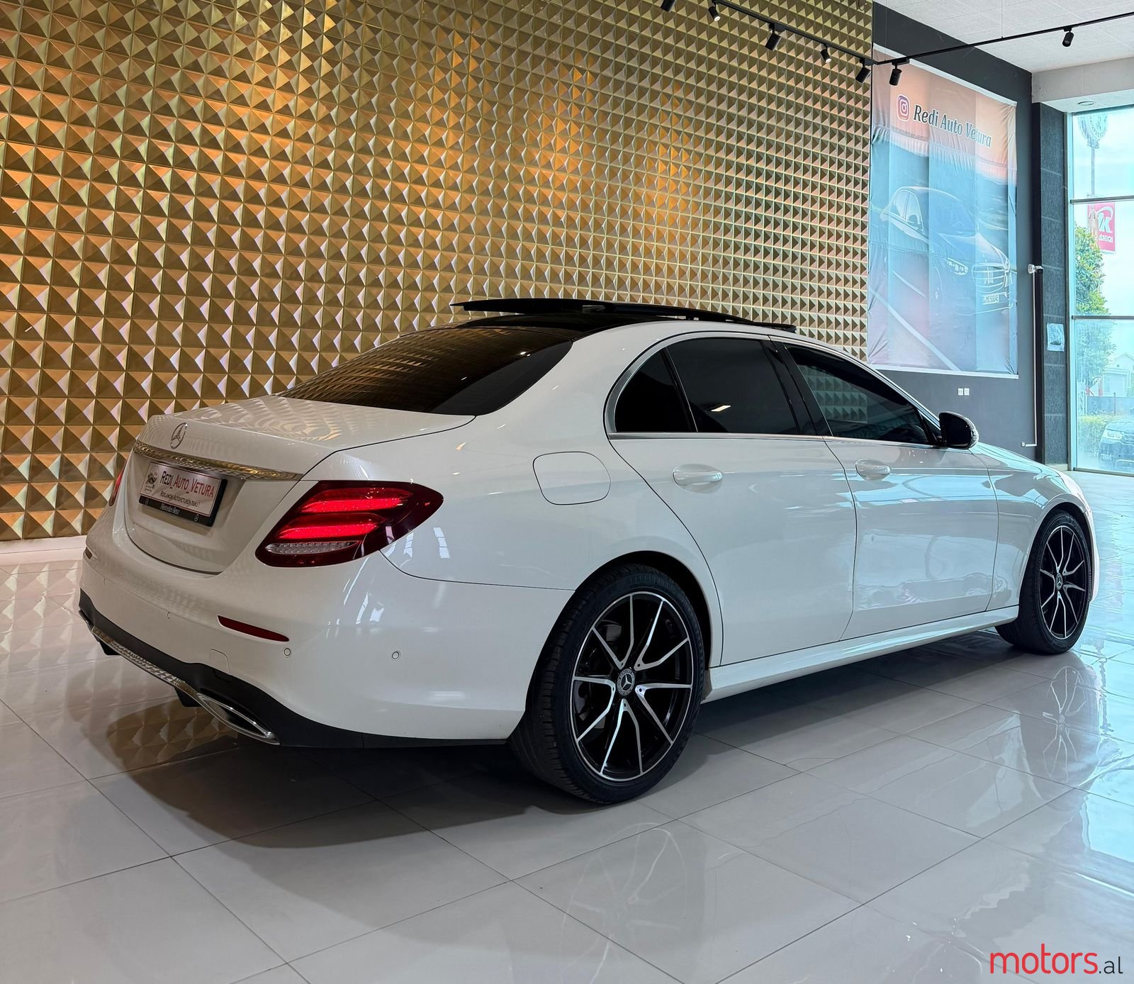 2018' Mercedes-Benz E 220 photo #2