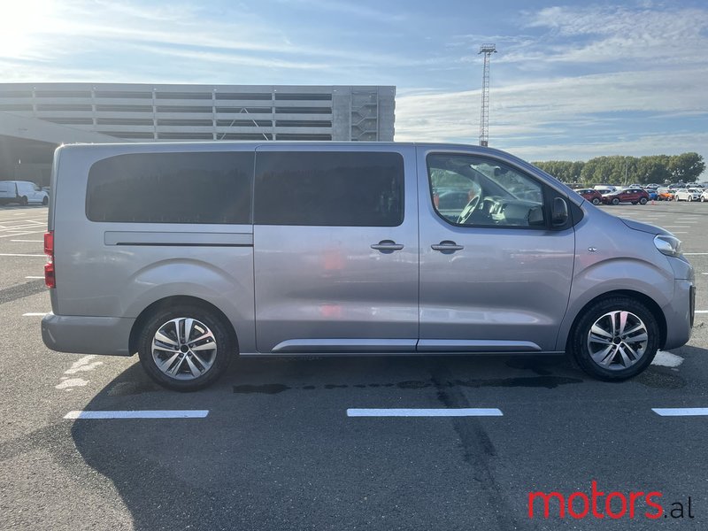 2023' Peugeot Traveller photo #2