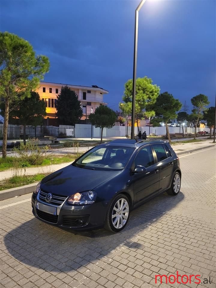 2008' Volkswagen Golf photo #1