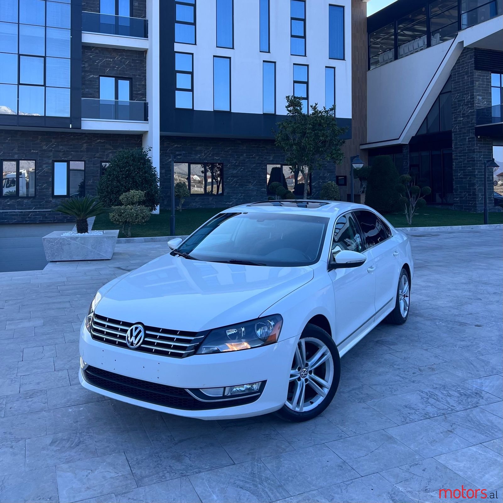 2014' Volkswagen Passat photo #2