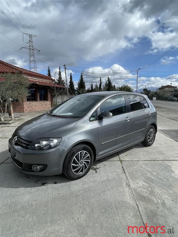 2010' Volkswagen Golf Plus photo #3