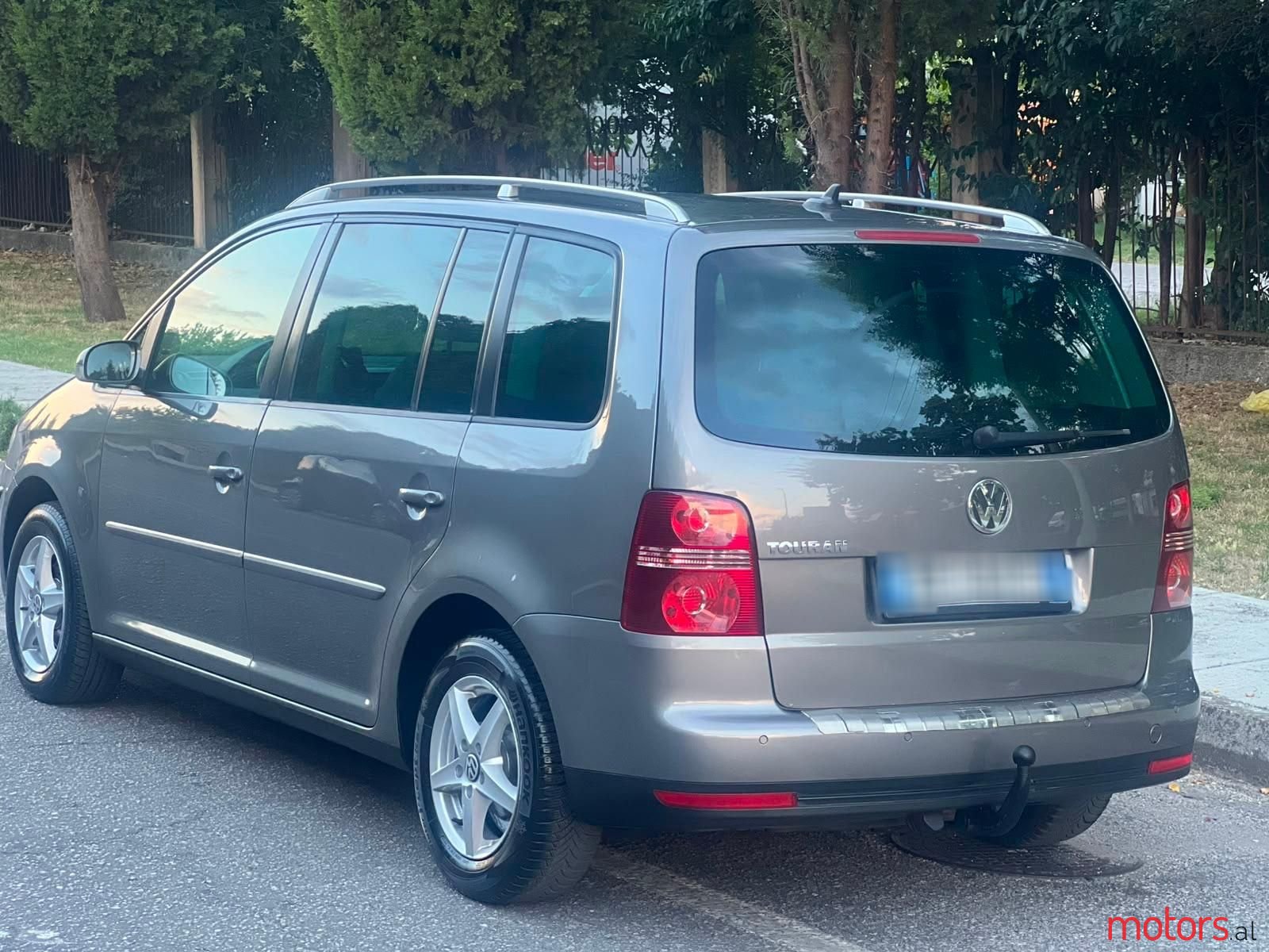 2007' Volkswagen Touran photo #4