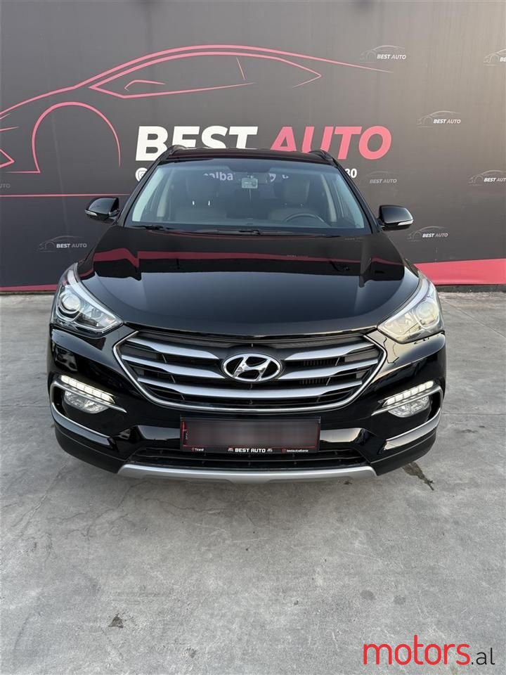 2016' Hyundai Santa Fe photo #2