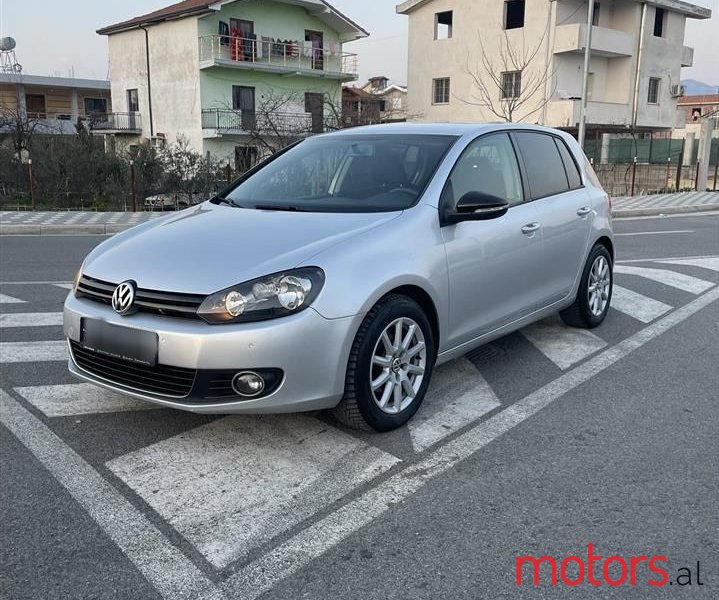 2010' Volkswagen Golf photo #4