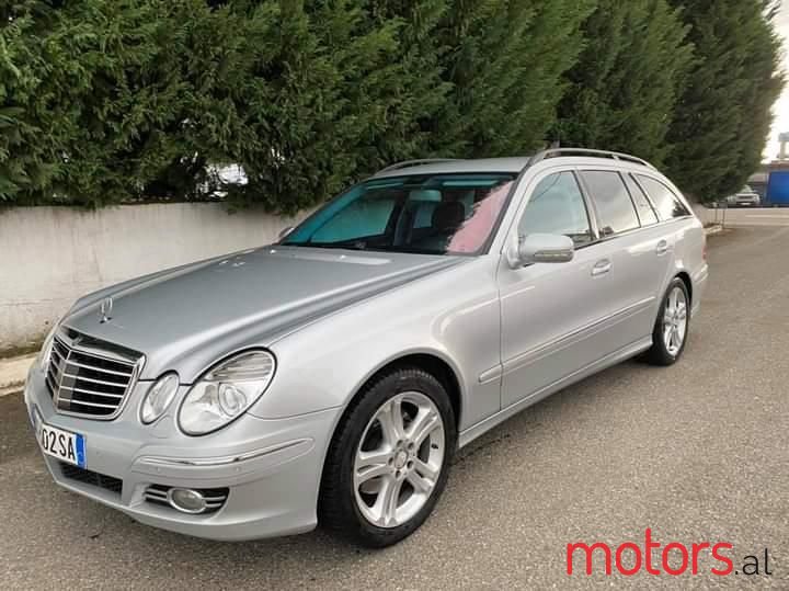 2008' Mercedes-Benz E 280 photo #1