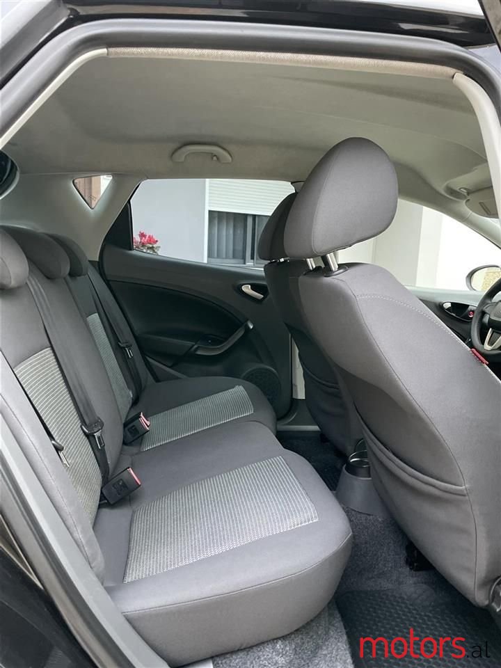 2010' SEAT Ibiza photo #2