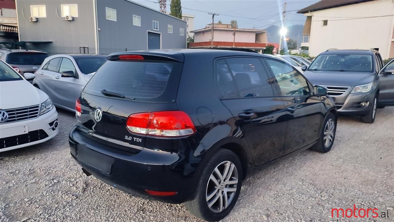 2011' Volkswagen Golf photo #2
