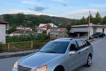 2005' Mercedes-Benz C 230