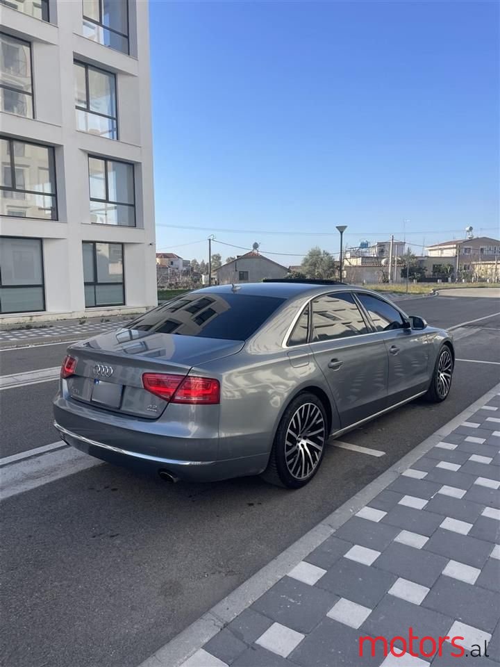 2012' Audi A8 photo #5