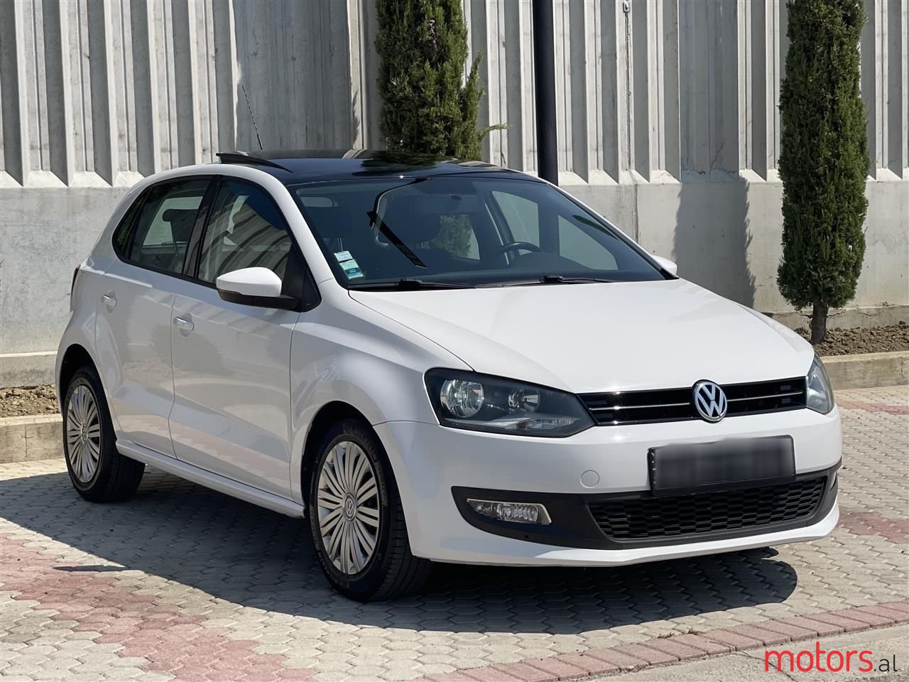 2011' Volkswagen Polo photo #3