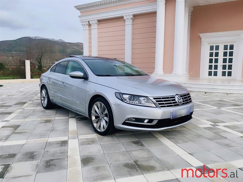 2013' Volkswagen Passat photo #6