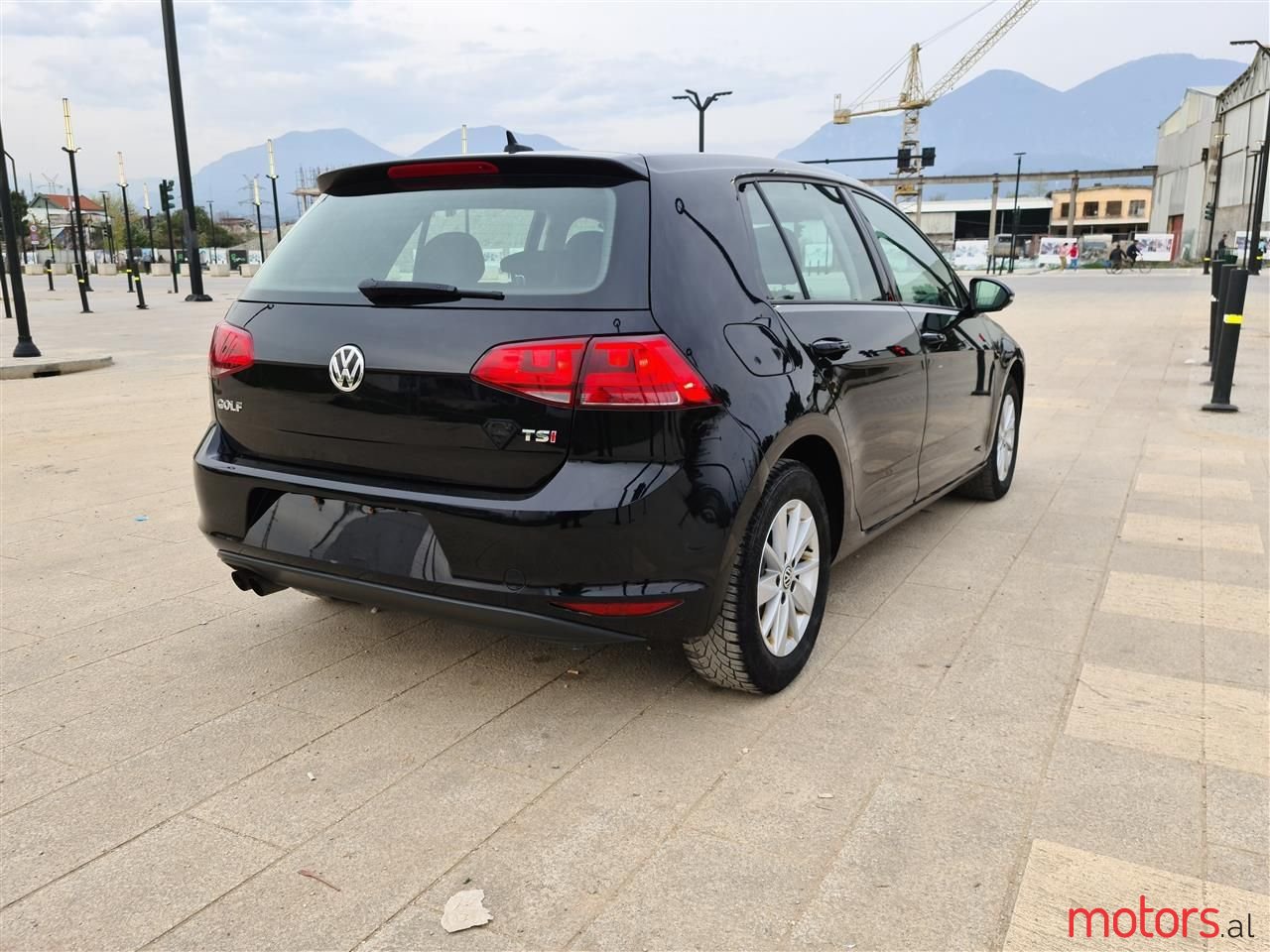 2015' Volkswagen Golf photo #4