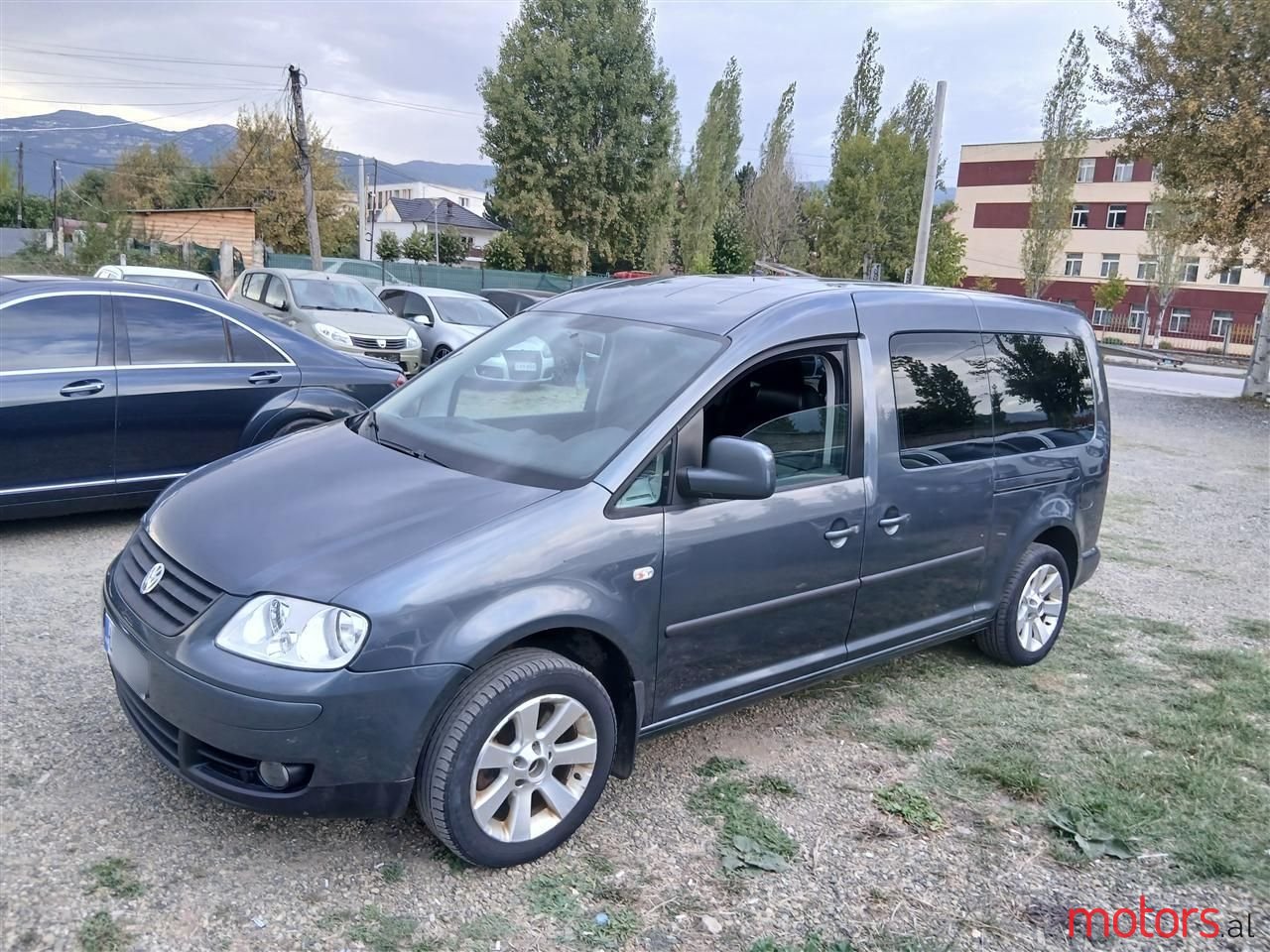 2010' Volkswagen Caddy photo #1